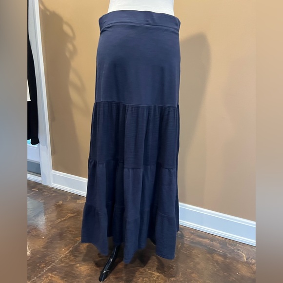 Modo doc navy skirt size medium - Picture 1 of 3